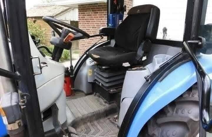 
								New Holland Boomer 3050 Turbo full									