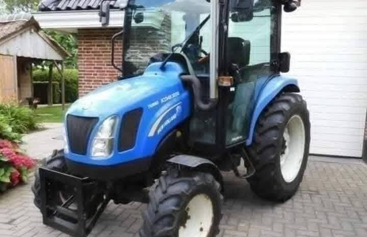 
								New Holland Boomer 3050 Turbo full									