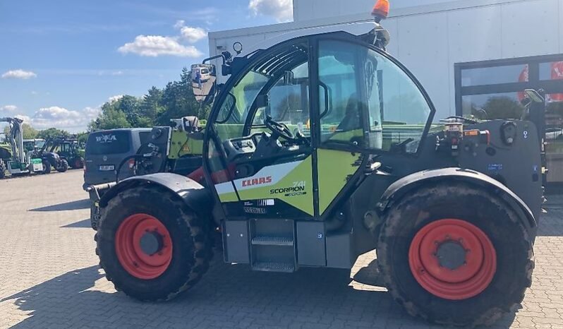 
								Claas SCORPION 741 full									