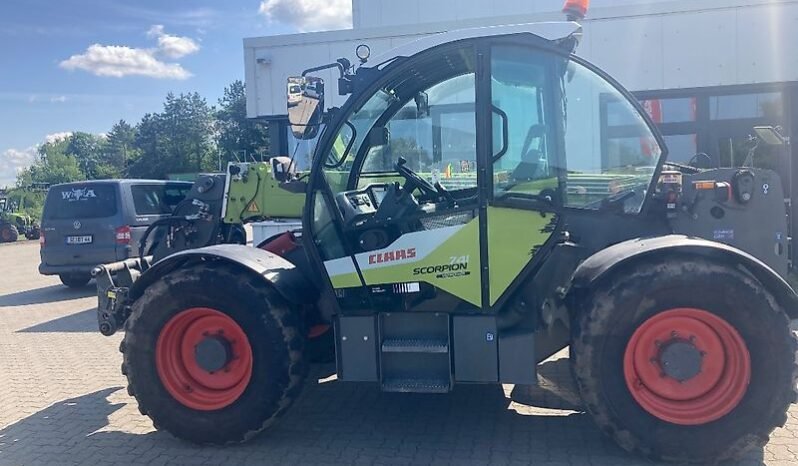 
								Claas SCORPION 741 full									