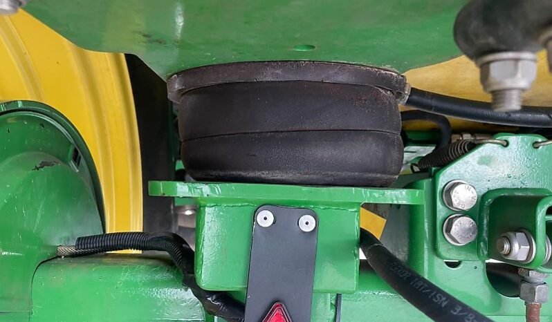 
								John Deere 840 full									