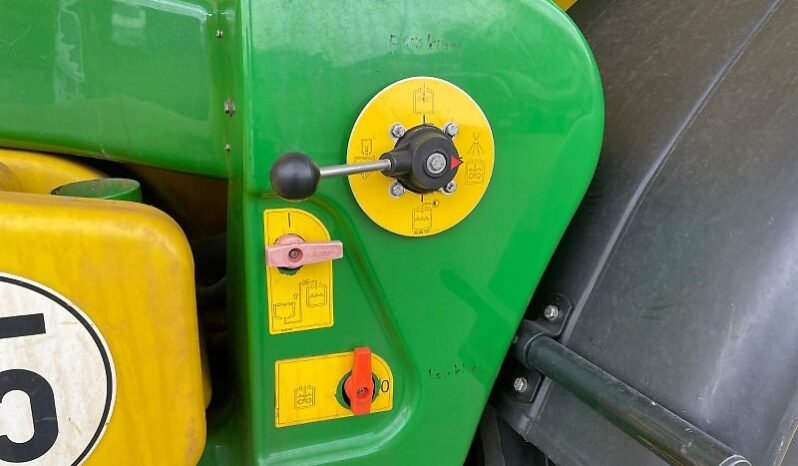 
								John Deere 840 full									