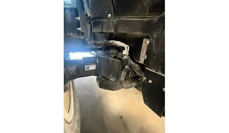 
								New Holland t8.300 full									
