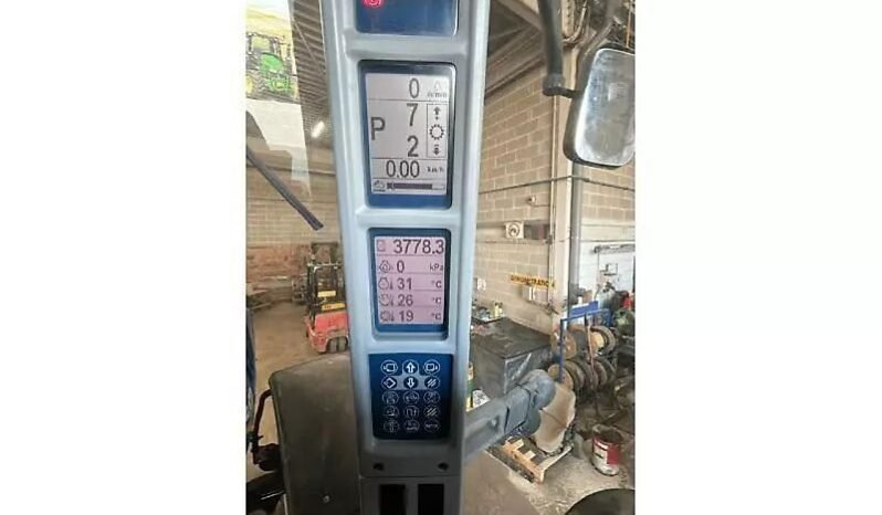 
								New Holland t8.300 full									