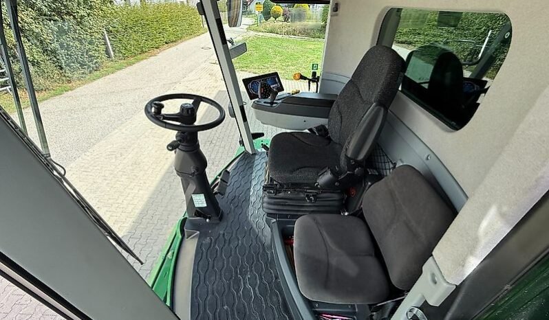 
								John Deere W330 full									
