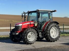 Massey Ferguson 4708 M Essential