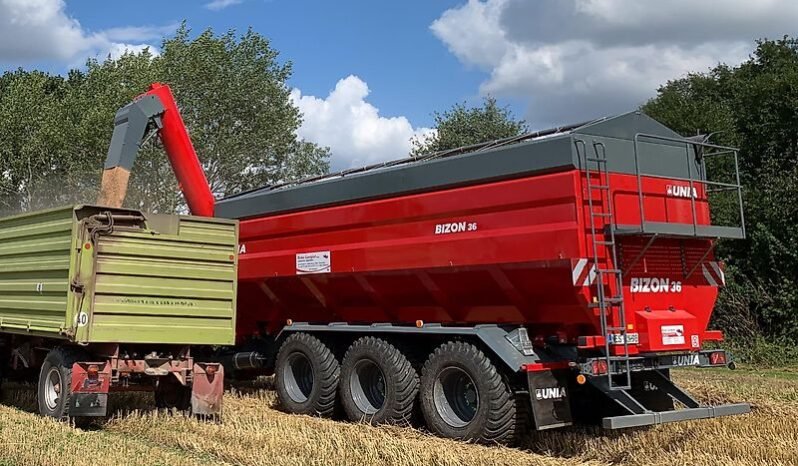 
								Unia BIZON 36 Überladewagen 36 m³; 500 to/h; full									