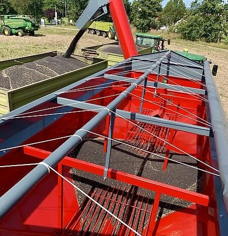 
								Unia BIZON 36 Überladewagen 36 m³; 500 to/h; full									