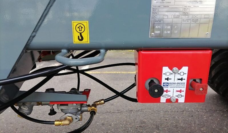 
								Unia BIZON 36 Überladewagen 36 m³; 500 to/h; full									