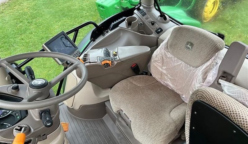
								John Deere 6130R Autopower full									