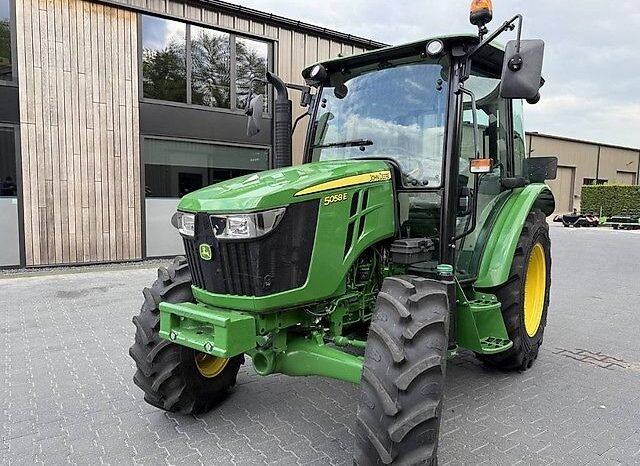 
								John Deere 5058E full									