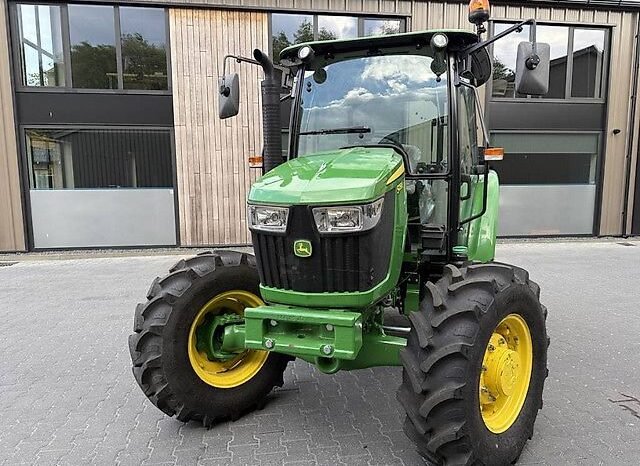 
								John Deere 5058E full									
