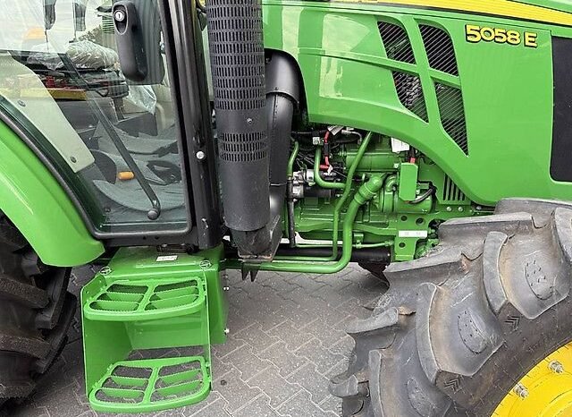 
								John Deere 5058E full									