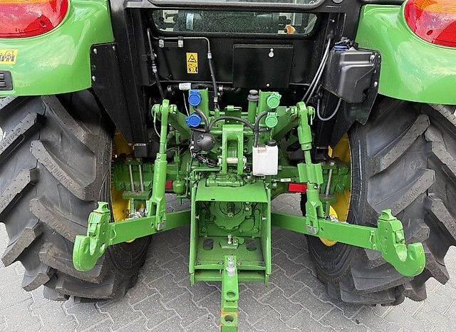 
								John Deere 5058E full									