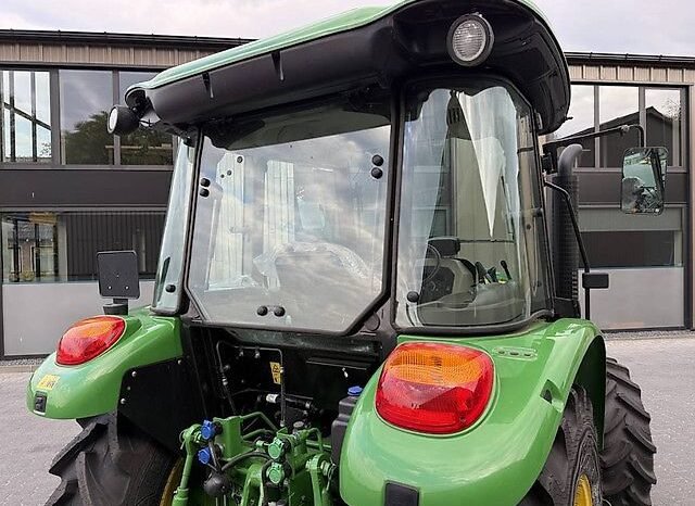 
								John Deere 5058E full									